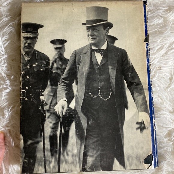 CHURCHILL A PHOTOGRAPHIC PORTRAIT by Martin Gilbert - Picture 3 of 9